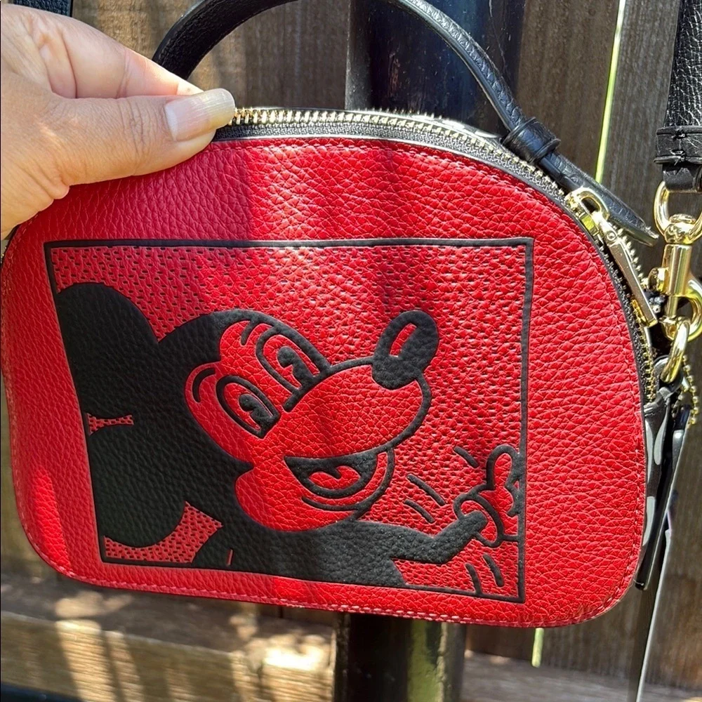 Limited Edición Disney Coach Crossbody Bag in Red and Black with Stylish Design